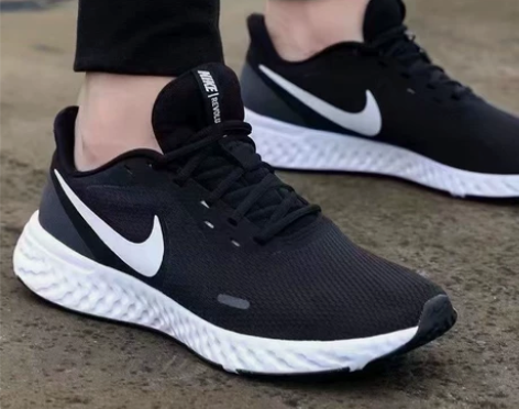 耐克男子 REVOLUTION 5 轻便缓...