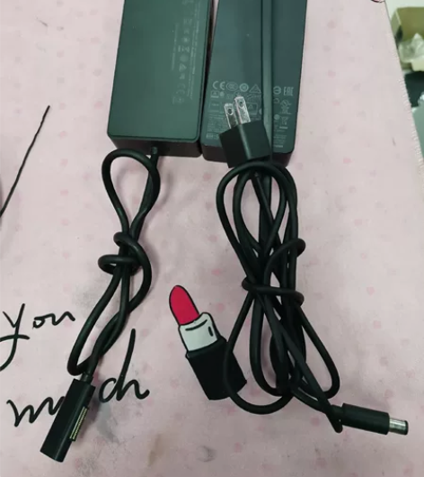 微软surface扩展坞1661，配有17...