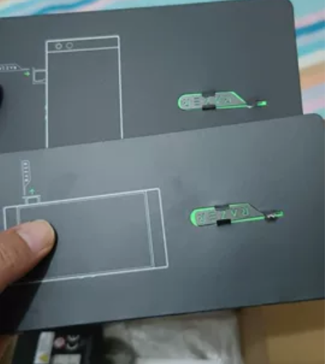 雷蛇手机取卡针 当年买过一代跟二代觉得好看...