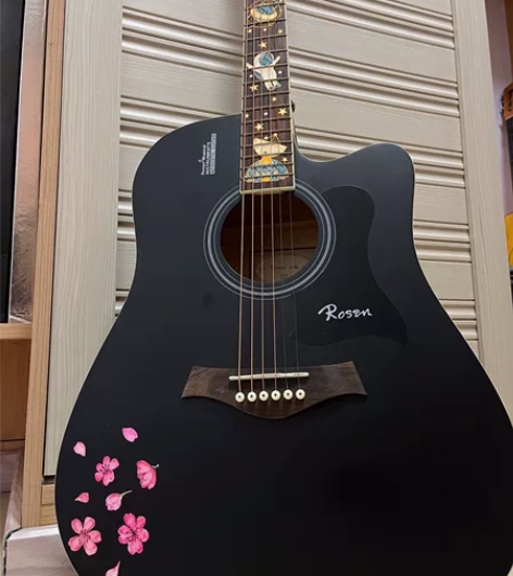 自己的吉他闲置，云杉木材质，外观完美，95...