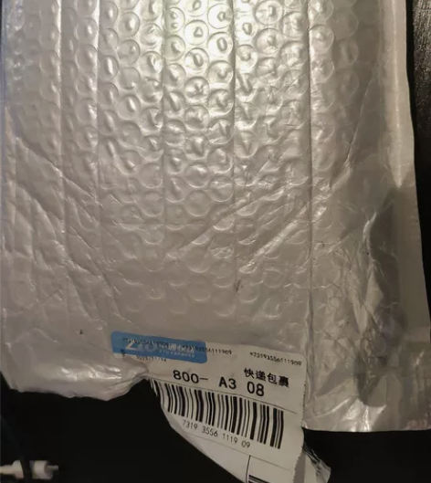 刚刚买的倍思六合一拓展坞，结果发现新买的电...