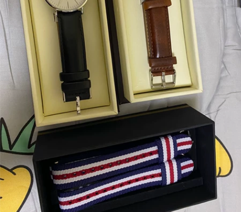 朋友送的DW手表，带CLASSIC系列皮质...
