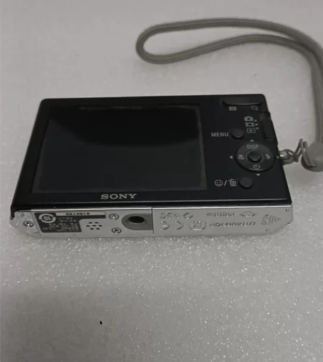 索尼DSC-W190相机 实拍图，成色如图...