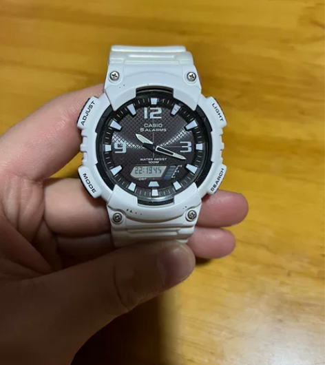 实体店入手的卡西欧 小一千买的 戴了半年就...