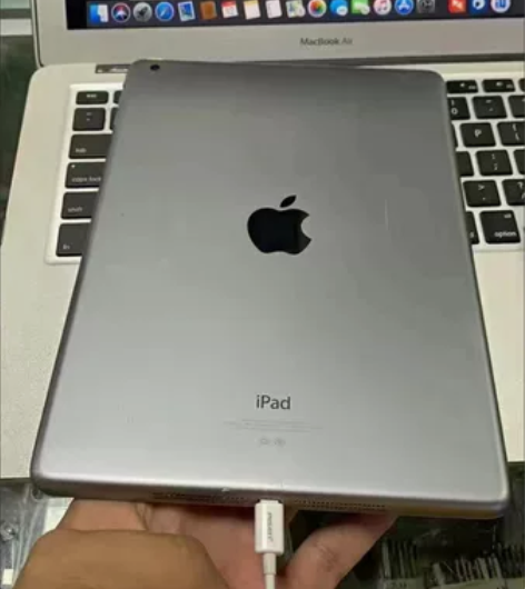 二手iPad 2   3  4Air系列9...
