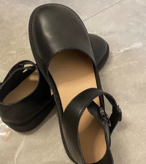 全新单鞋38码，生完小孩有点挤脚，一次未穿...