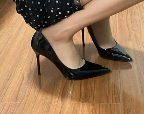 红底尖头单鞋女2021新款韩版裸色高跟鞋女...