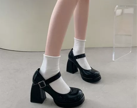 玛丽珍鞋粗跟防水台厚底增高日系辣妹漆皮黑色...