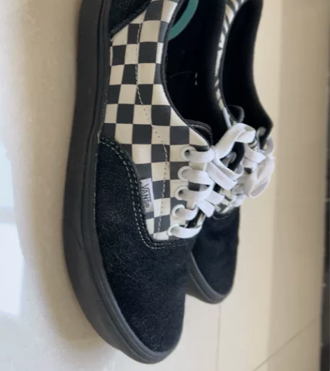 vans斑马棋盘格，没怎么穿过很新，想要的...