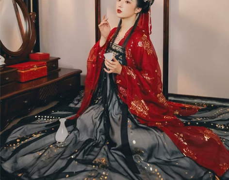 裳云兮家玉笼春 全套，因为借给学妹参加活动...