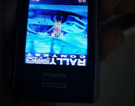 诺基亚国行3230原装机，机器品相佳，侧边...