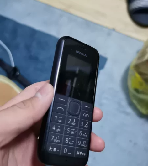 诺基亚手机 只能接打电话收发信息 看好再拍