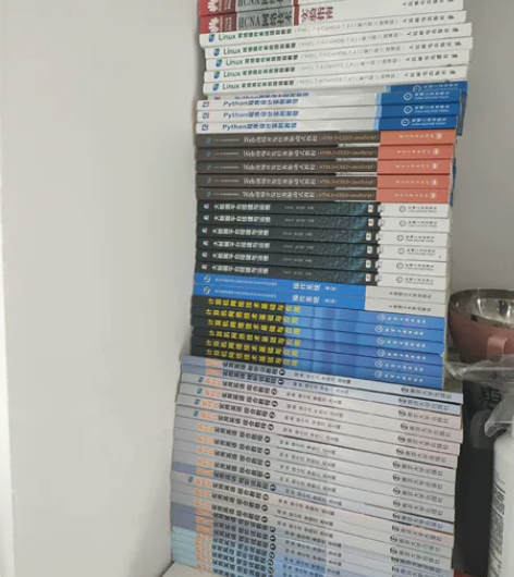 各种计算机类书籍，可咨询（不止图片上的） ...