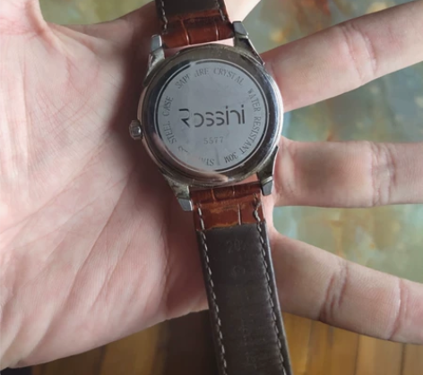 罗西尼手表，正品，自己带的，闲置了，有磨损...