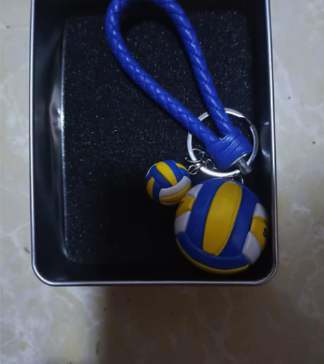 女排钥匙环，大小两个球。外有收纳袋保护。 ...