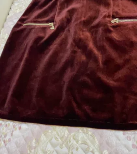 红袖女士A字裙，没有里衬，丝绒面料，不粘毛...