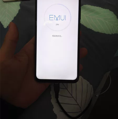 华为畅享9plus，屏幕后盖基本无划痕，成...