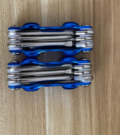 多功能折叠便携螺丝刀 一个10元,俩20元...