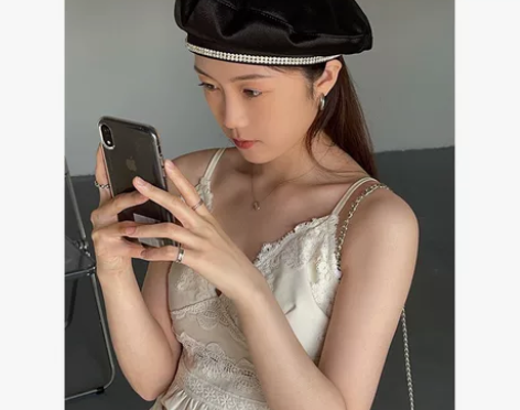 郑多喜 周末浪漫剧场~气质缎面贝雷帽女韩版...