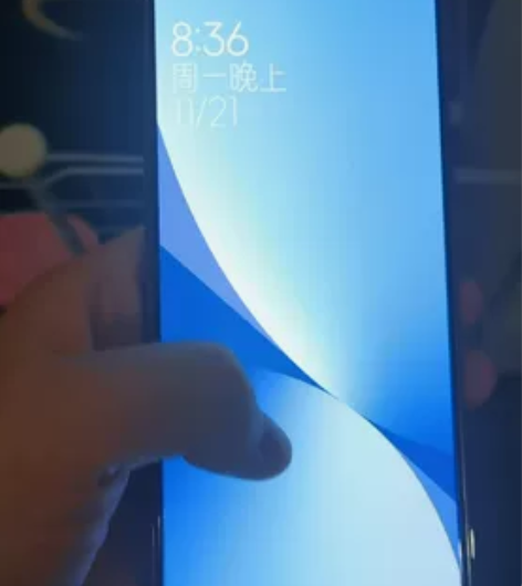 索尼手机6+128看视频 感兴趣的话点“我...