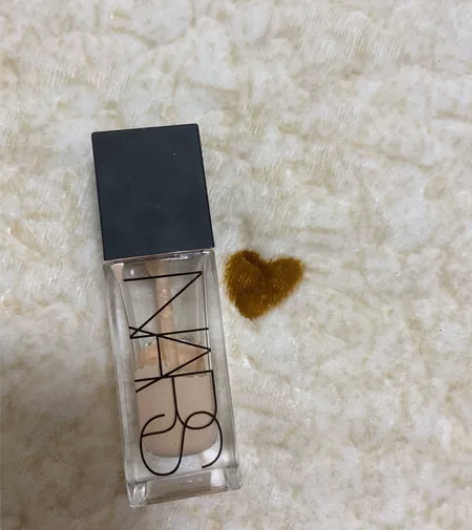 暖心出这个是收毛孔的不是粉底，如果你是大毛...