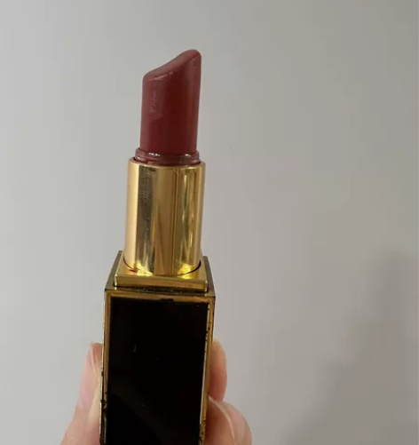 TF口红80号 专柜买的，已过期，有点掉漆...