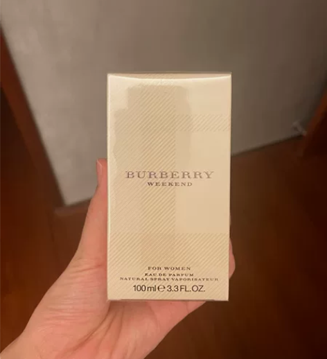 巴宝莉周末女香水 全新未拆封，购于澳门 1...