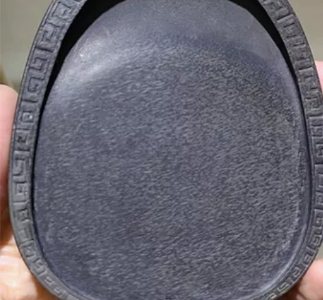 歙砚，老济源坑，宋坑，鱼子罗纹。注意不是现...