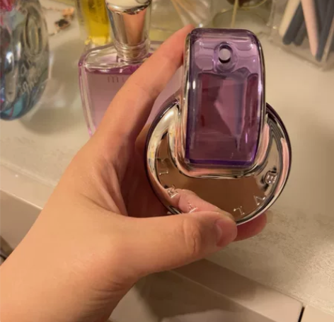 宝格丽紫滚轮香水 旗舰店购买 只喷过一点点...