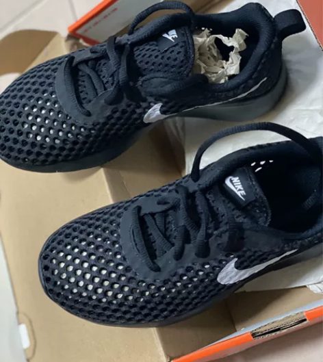 耐克全新网格状球鞋，36码，优惠出！有意者...