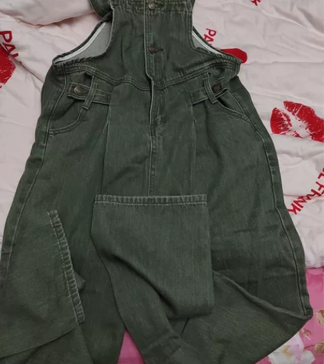全新背带裤，广州牛仔裤M码 欧货 质量嘎嘎...
