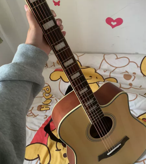 吉他，买回来就没弹过一直闲置。几乎全新 感...