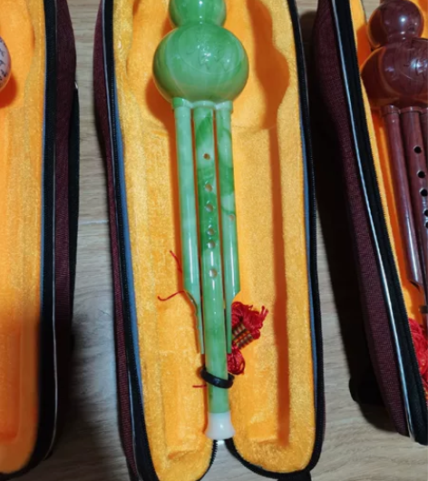 99新葫芦丝 降B调的  需要的朋友可以放...