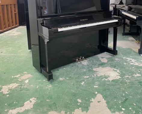 年底雅马哈钢琴全面清仓，仓库现有三百多台可...