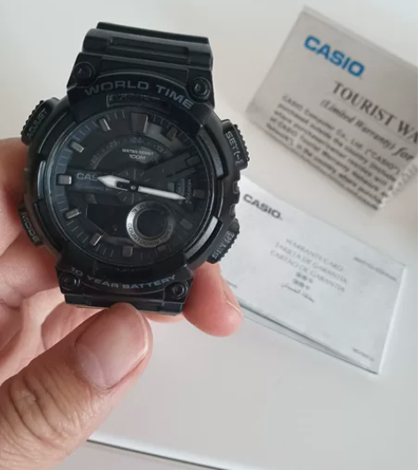 卡西欧运动手表  自己带的，保修卡说明书表...