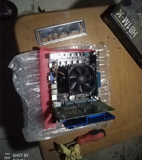 主板,AMD双核CPU..4G,内存,1G...