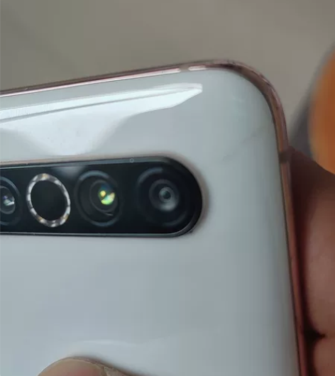 魅族17Pro 除了换过外屏，后盖有一点裂...