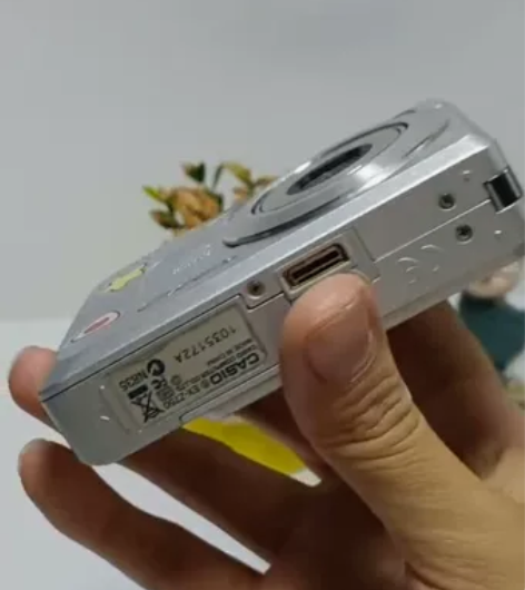 卡西欧 Z750 ，720万像素，3倍光学...