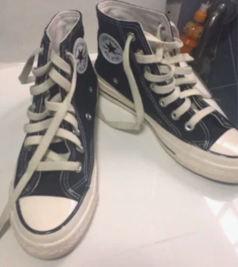 匡威帆布鞋，37码，不是正品，只穿过一次，...