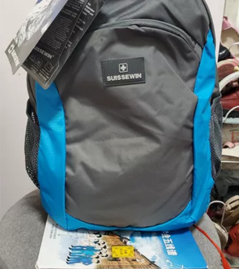 正品瑞士军刀双肩包SWISSWIN大容量电...