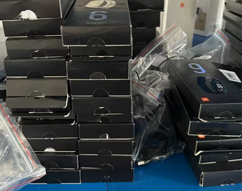 小米手环6 包装破损 内饰完好 功能正常 ...