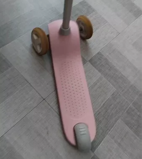 米家滑板车 基本很新，小朋友上了平衡车不玩...