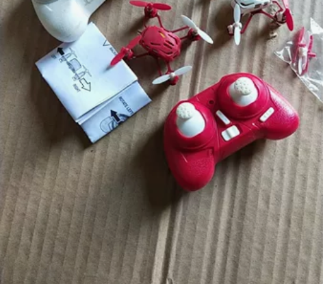 迷你微型无人机两个不知好坏26包邮， 配件...