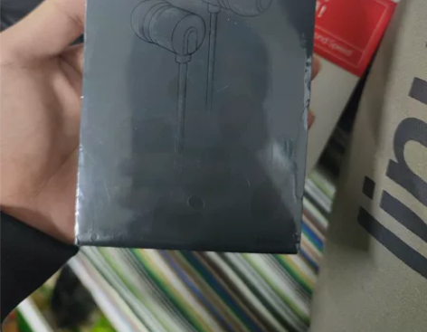 全新一加银耳2T耳机（黑色） 感兴趣的话点...