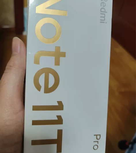 红米note11t pro 8+256 奶...