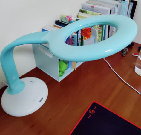 QQ台灯，护眼灯E8PRO，仅用了大概不到...