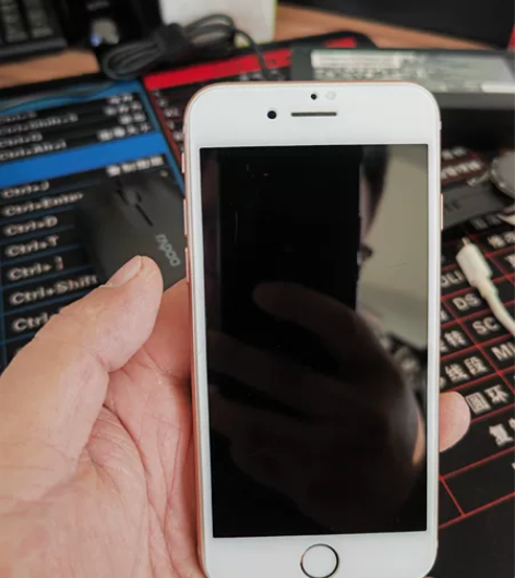 苹果小8，64G存原无拆无修，仅压过盖板，...