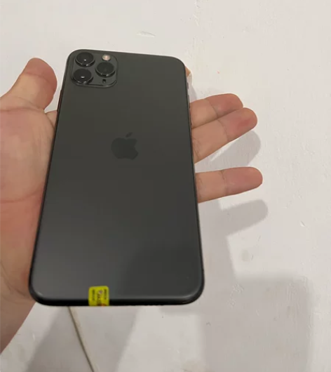 11Pro Max64g美版有锁搭配卡贴使...