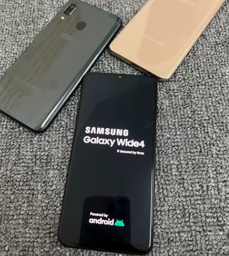 Samsung/三星 Galaxy A20...