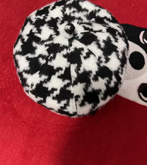 贝雷帽 商场购买，就当时卖的时候戴了一下！...